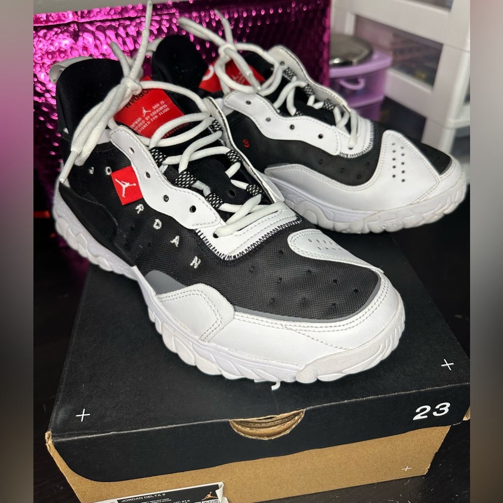 Nike Jordan Jumpman Delta 2 - 9.5